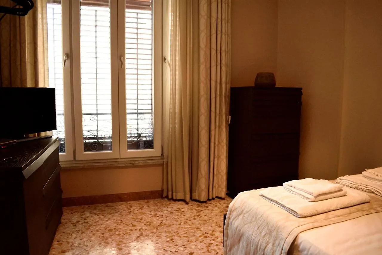 ** Gasthof Due Cani Palermo Italien